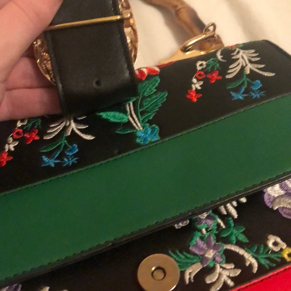 Embroiled Purse - Picture 3 of 8